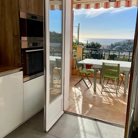 A Avec Vue Βίλα Μεντόν