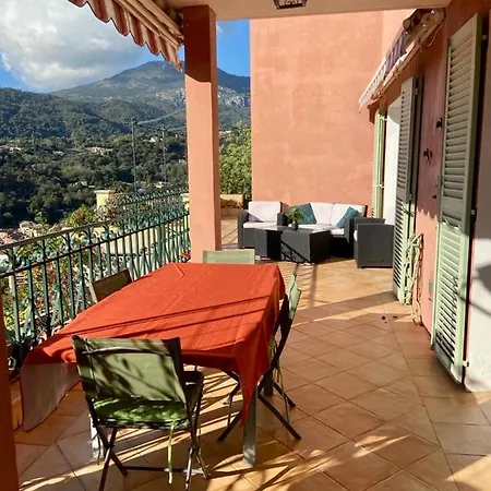 A Avec Vue Vila